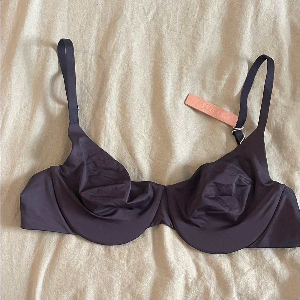 SKIMS recycled, swim full coverage bikini top Onyx
